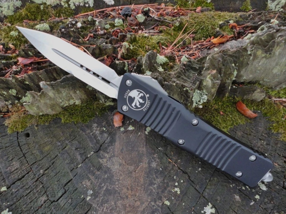 Обзор MICROTECH COMBAT TROODON. Популярный нож двойного действия